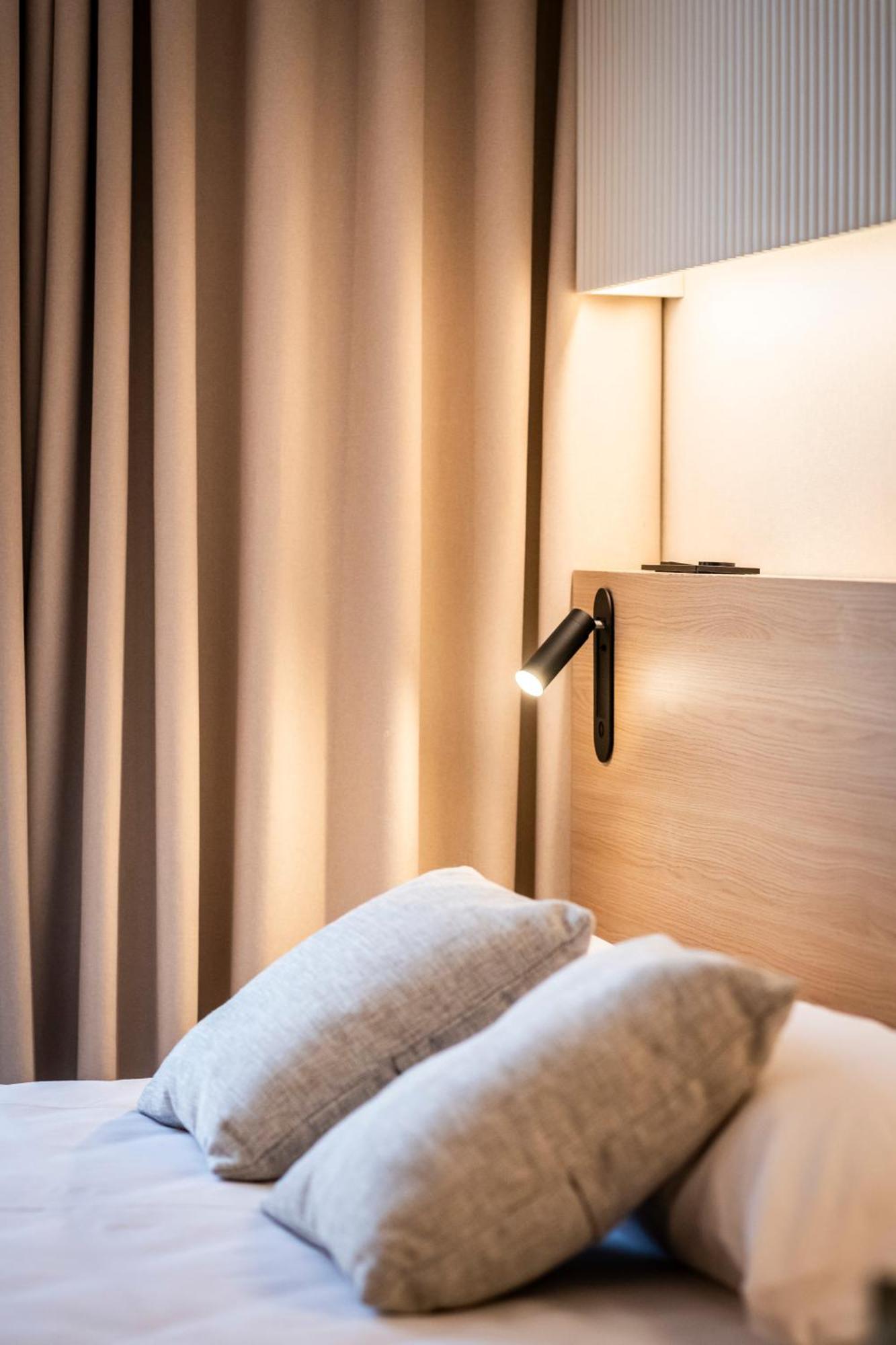 Atenea Calabria Aparthotel Barcelona
