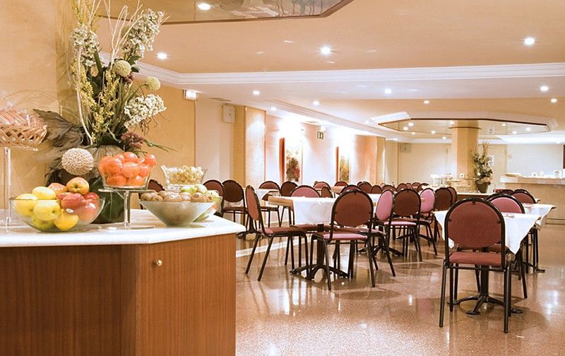 Atenea Calabria Aparthotel Barcelona